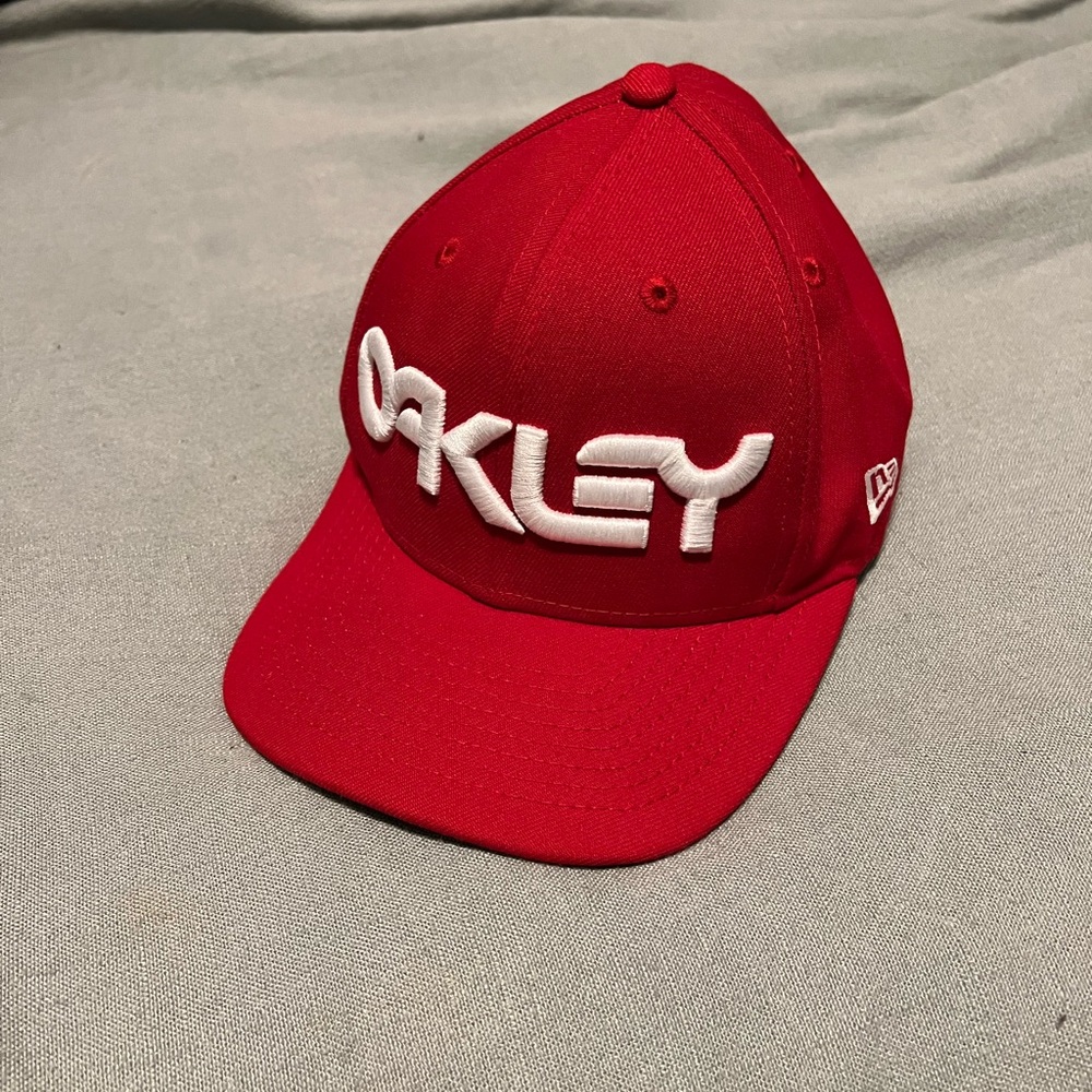 Oakley Mark II Snapback – Red w/ White Logo – BNWOT